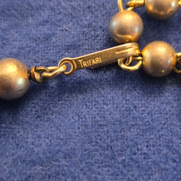 ✨ Vintage Trifari 1960s Brutalist Choker & Lovers Knot Brooch ✨ Signed - Picture 5 of 6